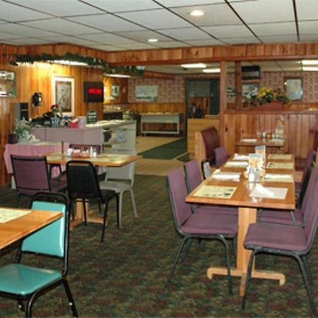 Zellar'S Village Inn Newberry ภายนอก รูปภาพ